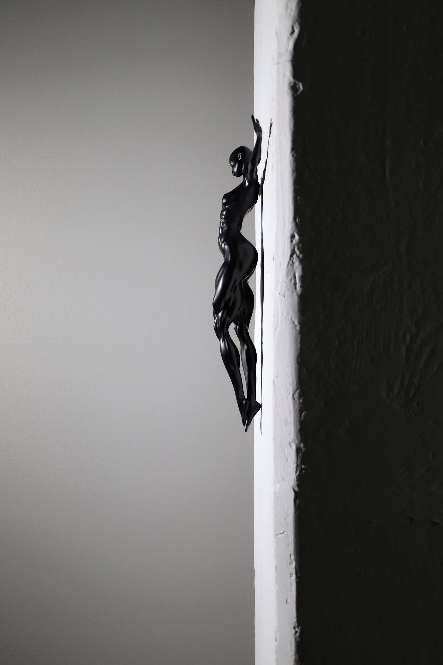 Devotion (Black) - Sculpture